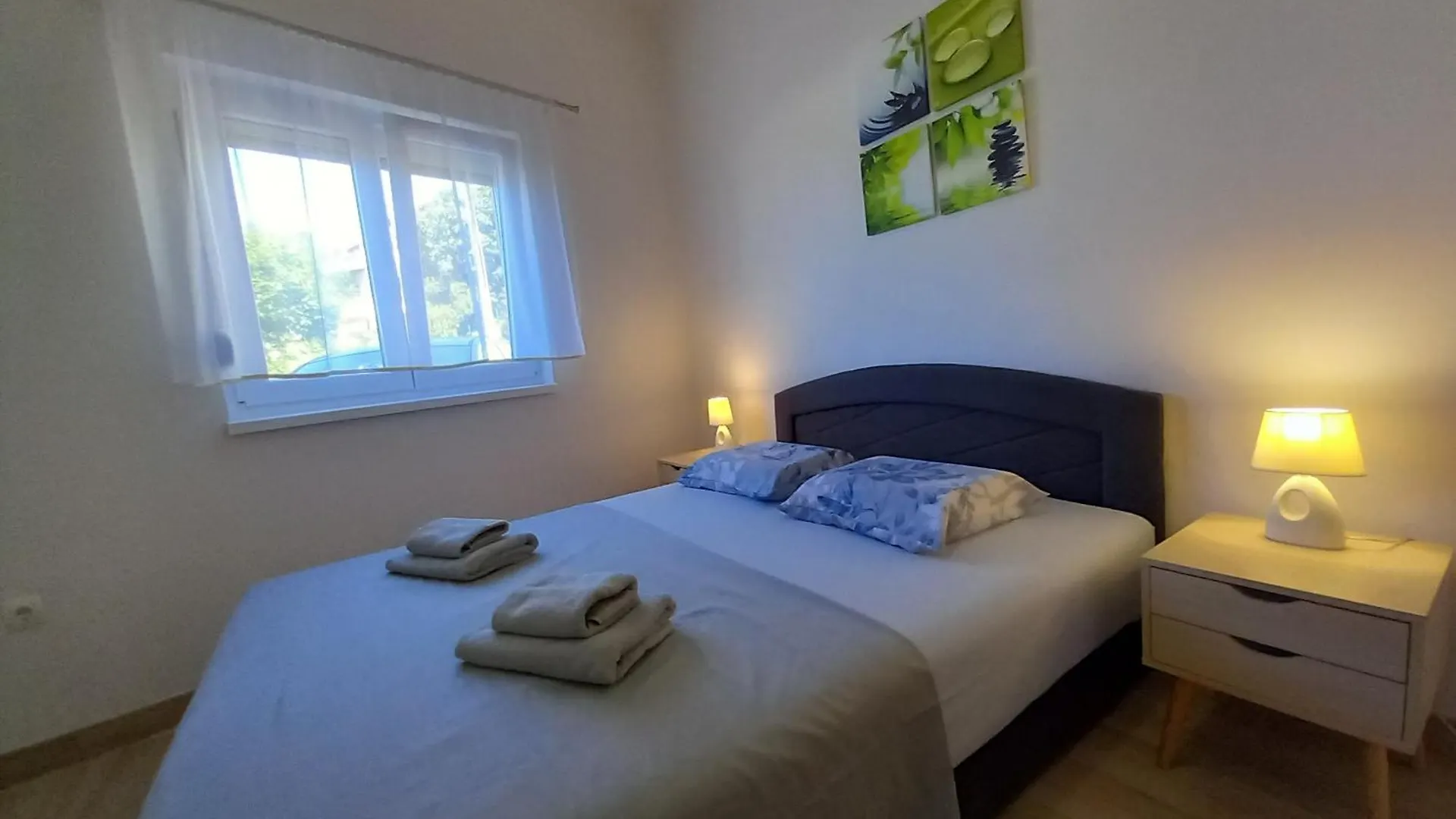 Apartment Jelena - Cozy Two Bedroom Apartment Only 70M From The Beach, Diklo - 자다르 0*,  크로아티아