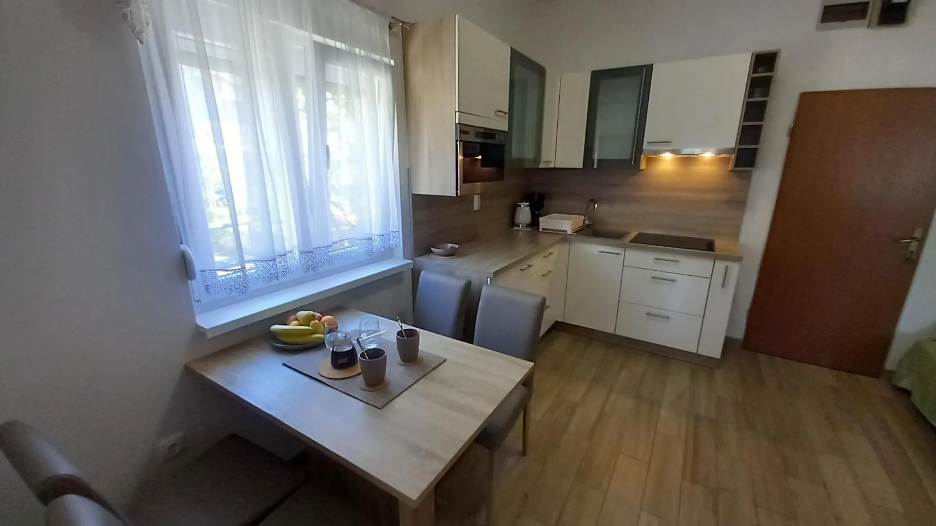 Apartment Jelena - Cozy Two Bedroom Apartment Only 70M From The Beach, Diklo - 자다르 크로아티아