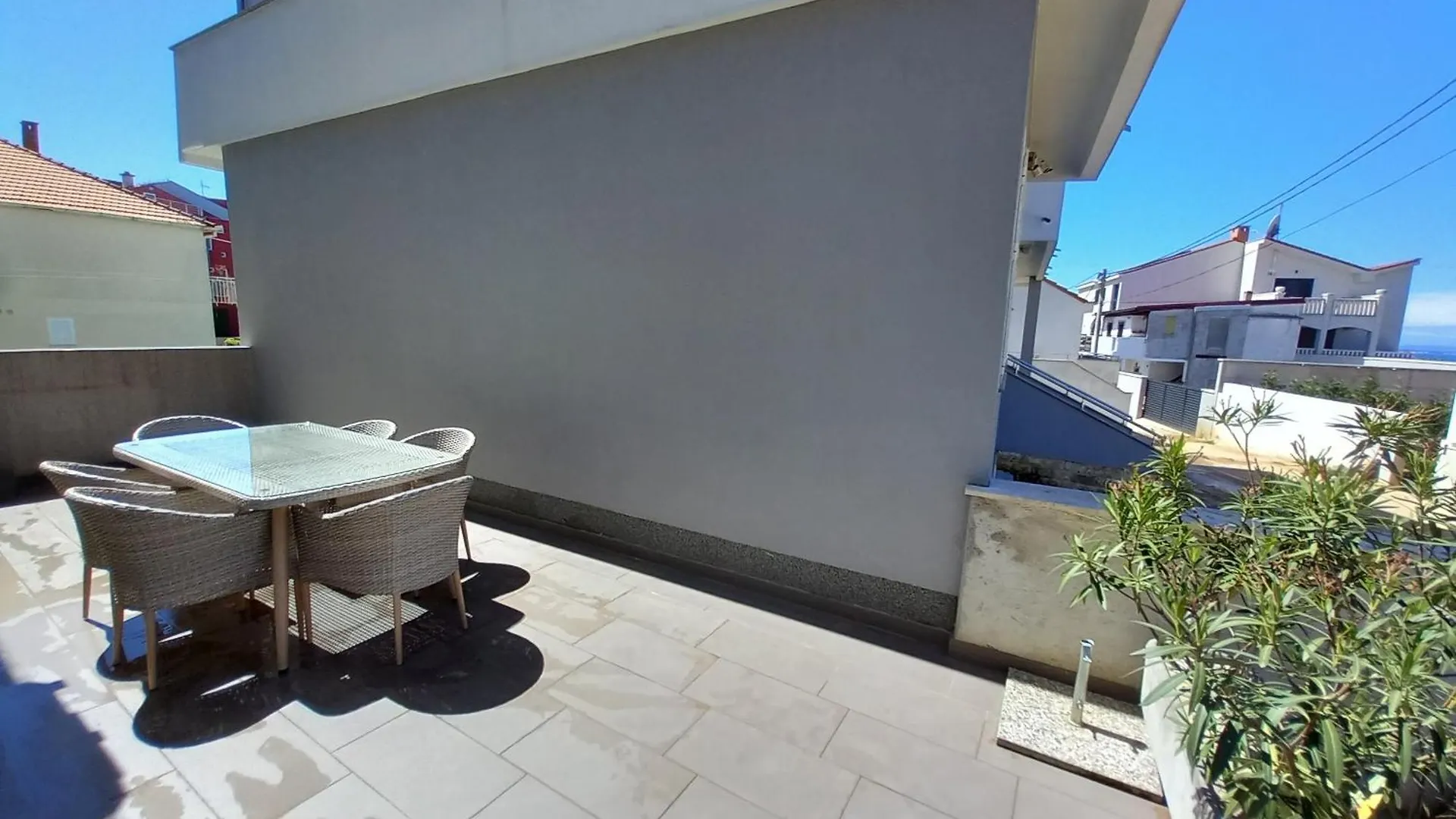 Apartment Jelena - Cozy Two Bedroom Apartment Only 70M From The Beach, Diklo - 자다르 0*,