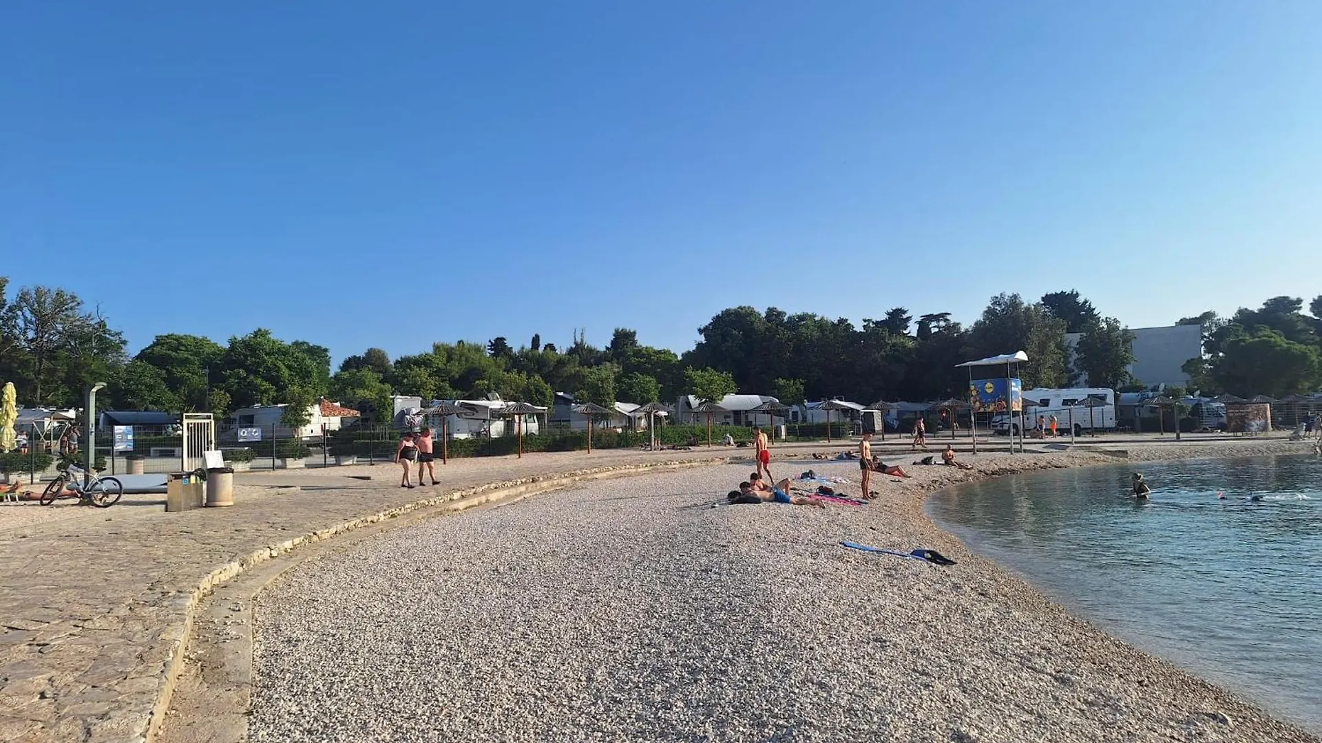 Apartment Jelena - Cozy Two Bedroom Apartment Only 70M From The Beach, Diklo - 자다르