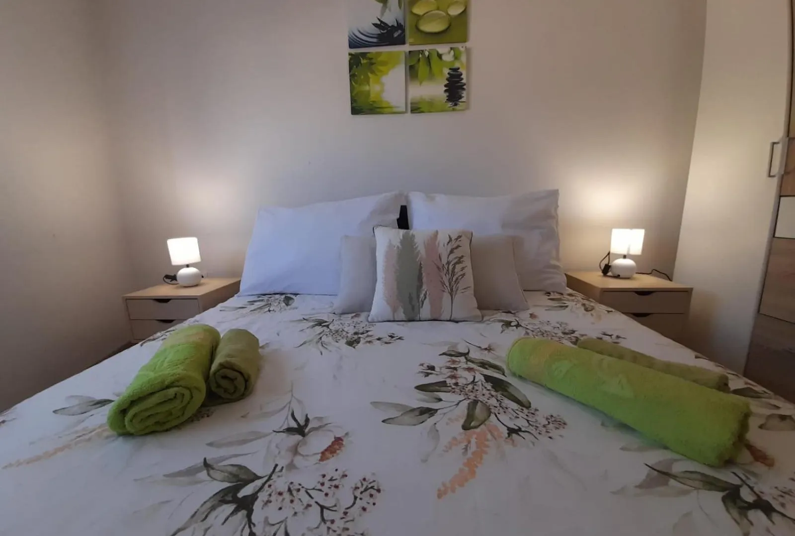 Apartment Jelena - Cozy Two Bedroom Apartment Only 70M From The Beach, Diklo - 자다르